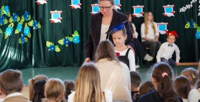 Ślubowanie uczniów klas pierwszych w Szkole Podstawowej w Barwicach