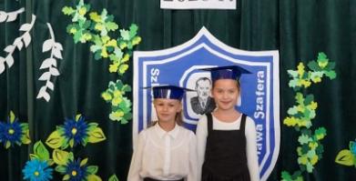 Ślubowanie uczniów klas pierwszych w Szkole Podstawowej w Barwicach