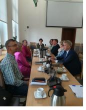 na zdjęciu członkowie komisji spraw społecznych oraz z-ca Burmistrza Barwic i Sekretarz Gminy Barwice