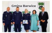 Nowy sprzęt dla Policji w Barwicach – wspólne działania na rzecz bezpieczeństwa