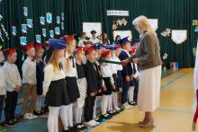 Ślubowanie uczniów klas pierwszych w Szkole Podstawowej w Barwicach
